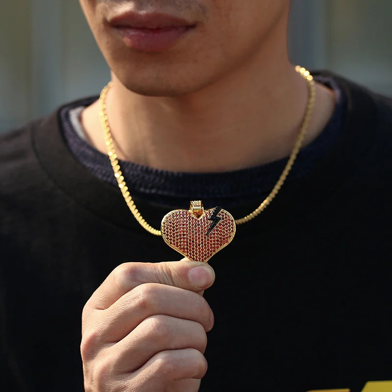 Hip hop lightning Red Love Pendant slightly inlaid with zircon nightclub men's and women's Necklace Jewelry
Hip hop lightning Red Love Pendant slightly inlaid with zircon nightclub men's and women's Necklace Jewelry