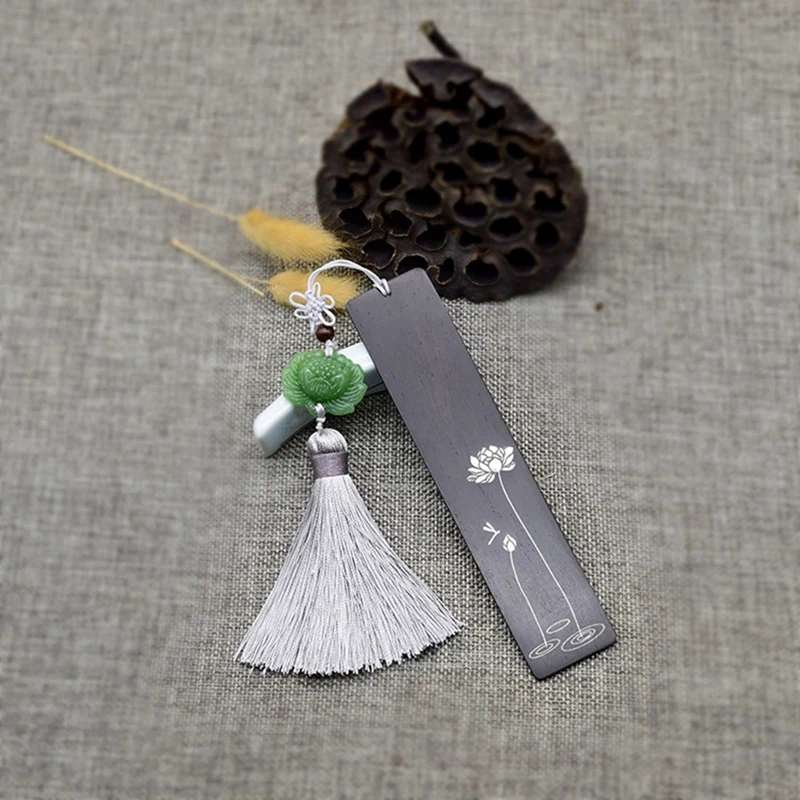 Bookmarks with Tassels Are Made Wood and Decorated with Red Bean Patterns These Couple Bookmarks Are the Best Gifts
Bookmarks with Tassels Are Made Wood and Decorated with Red Bean Patterns These Couple Bookmarks Are the Best Gifts