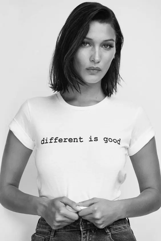 Женский короткий топ с круглым вырезом и коротким рукавом, из натурального хлопка
Женский короткий топ с круглым вырезом и коротким рукавом, из натурального хлопка