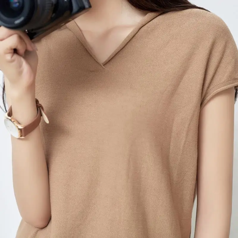V-neck Loose Women Pullover 2020 New Summer Short Sleeve Knitting t shirt Office Lady Wear Solid Women Tops
V-neck Loose Women Pullover 2020 New Summer Short Sleeve Knitting t shirt Office Lady Wear Solid Women Tops