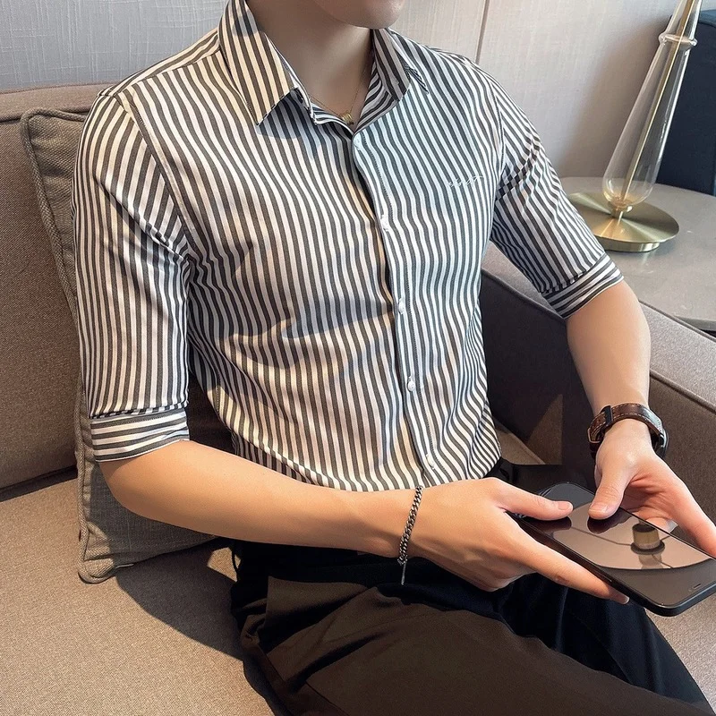 2021 Classic Striped Shirts for Men's High Quality Business Casual Half Sleeve Shirt Slim Social Party Streetwear Male Clothing
2021 Classic Striped Shirts for Men's High Quality Business Casual Half Sleeve Shirt Slim Social Party Streetwear Male Clothing