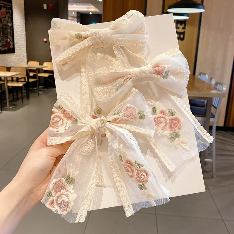 2021 New Korean Simple Mesh Temperament Lace Embroidery Super Fairy Woman Girl Hair Clips Flower Fashion Hair Accessories Suit
2021 New Korean Simple Mesh Temperament Lace Embroidery Super Fairy Woman Girl Hair Clips Flower Fashion Hair Accessories Suit