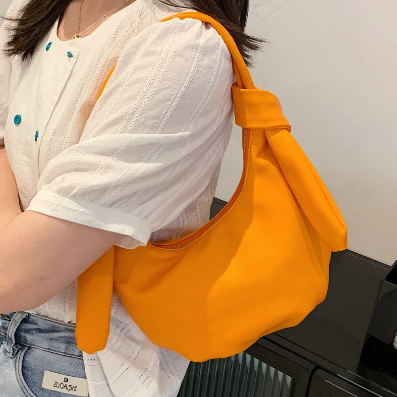 High Quality Ladies Solid Color Chain Shoulder Bag 2021 Net Red One Shoulder Underarm Bag Summer New Fold Portable Dumpling Bag
High Quality Ladies Solid Color Chain Shoulder Bag 2021 Net Red One Shoulder Underarm Bag Summer New Fold Portable Dumpling Bag
