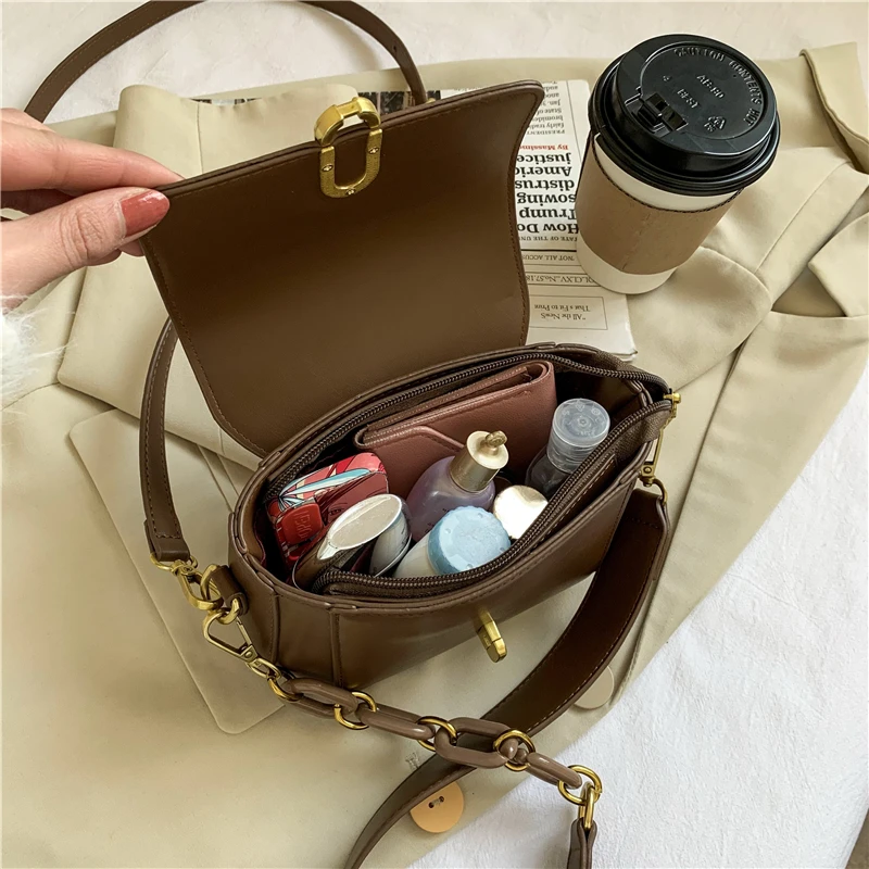 Trendy Solid Color Clamshell Messenger Bag Luxury Chain Handbags for Women Female Simple Travel Small Shoulder Bags Sac A Main
Trendy Solid Color Clamshell Messenger Bag Luxury Chain Handbags for Women Female Simple Travel Small Shoulder Bags Sac A Main