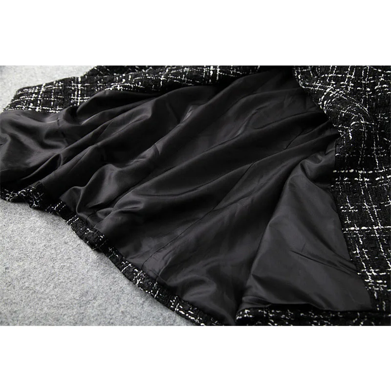 Runway Designers Winter Tweed Woolen Jackets and Coats Women 2019 Fashion New Flare Sleeve Long Plaid Wool Overcoat Outerwear
Runway Designers Winter Tweed Woolen Jackets and Coats Women 2019 Fashion New Flare Sleeve Long Plaid Wool Overcoat Outerwear