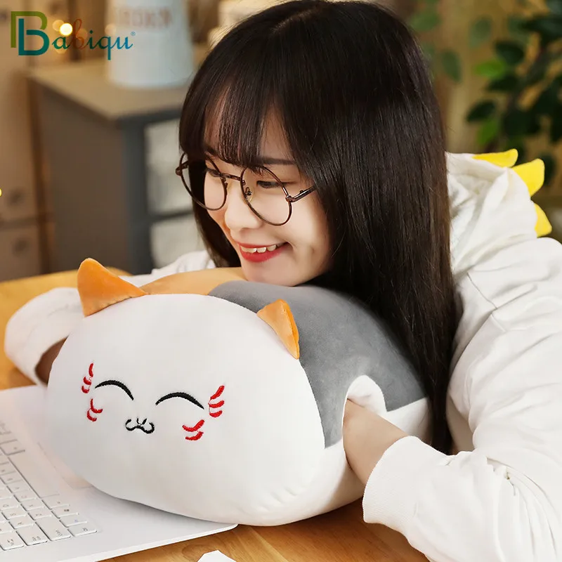 30*25cm Soft Kawaii Cat Plush Toys Cartoon Animal Pillow Doll Winter Handwarmer Lovely Stuffed Office Nap PIllow Girls Gift
30*25cm Soft Kawaii Cat Plush Toys Cartoon Animal Pillow Doll Winter Handwarmer Lovely Stuffed Office Nap PIllow Girls Gift