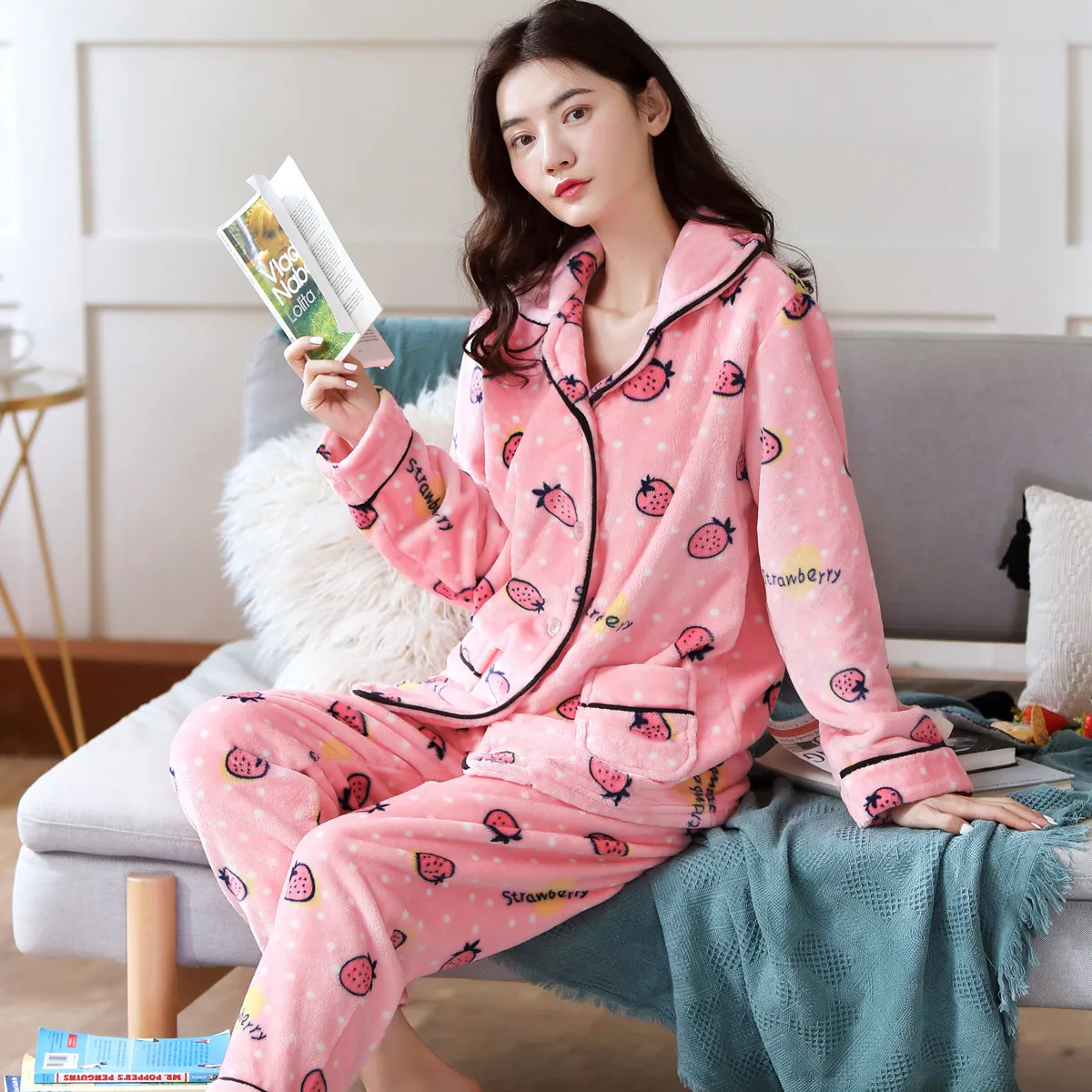 2 Pieces Pajamas Sets Winter Flannel Sleepwear Women Spring Autumn Strawberry Printed Pajamas for Women Sleep Pyjamas Homewear
2 Pieces Pajamas Sets Winter Flannel Sleepwear Women Spring Autumn Strawberry Printed Pajamas for Women Sleep Pyjamas Homewear