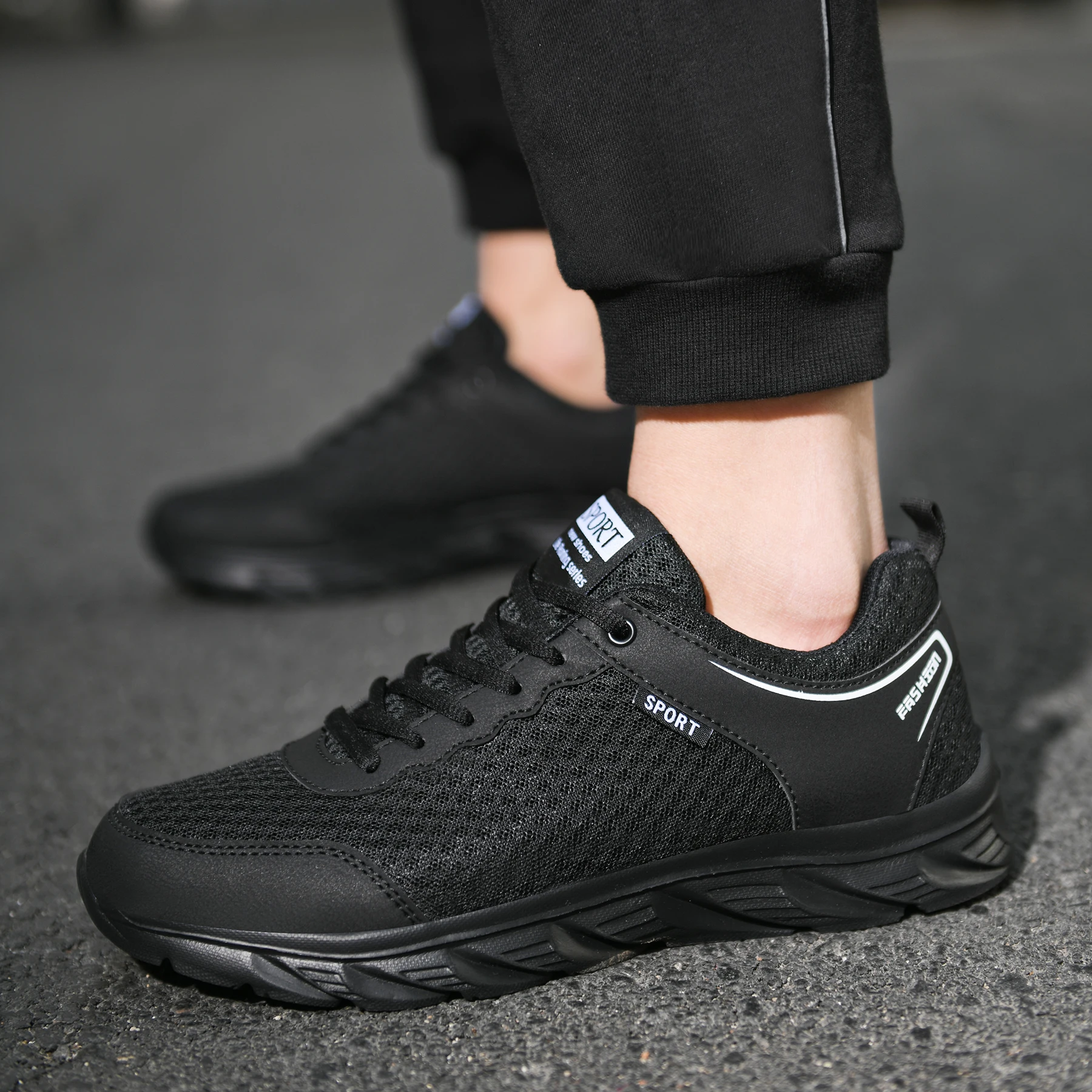 Blade Bottom Men's Casual Shoes Breathable Summer Sneakers Mesh Sports Size 39-46 Man Lightweight Lace-up for Teens Male 2021
Blade Bottom Men's Casual Shoes Breathable Summer Sneakers Mesh Sports Size 39-46 Man Lightweight Lace-up for Teens Male 2021