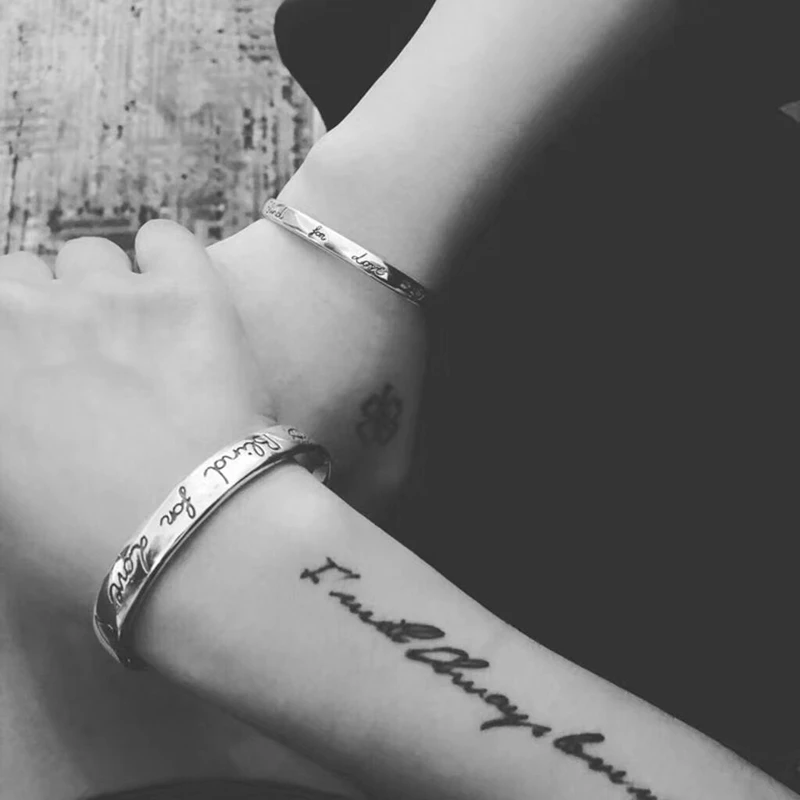 Fashion carved pattern bracelet original brand high quality jewelry logo exquisite couple gift
Fashion carved pattern bracelet original brand high quality jewelry logo exquisite couple gift