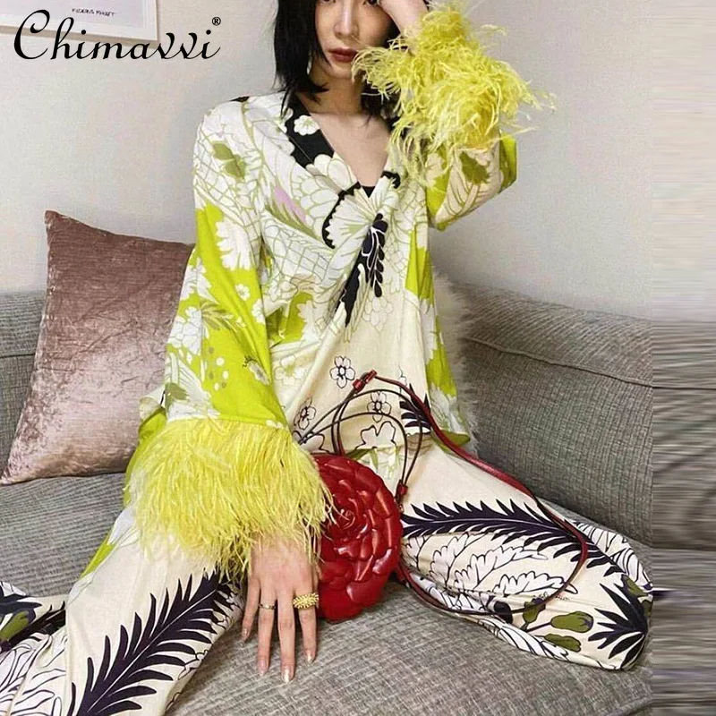 Women's Clothing European Fashion V-neck Loose Feather Stitching Long Sleeve Top High Waist Slim Wide Leg Pants High-End Outfit
Women's Clothing European Fashion V-neck Loose Feather Stitching Long Sleeve Top High Waist Slim Wide Leg Pants High-End Outfit