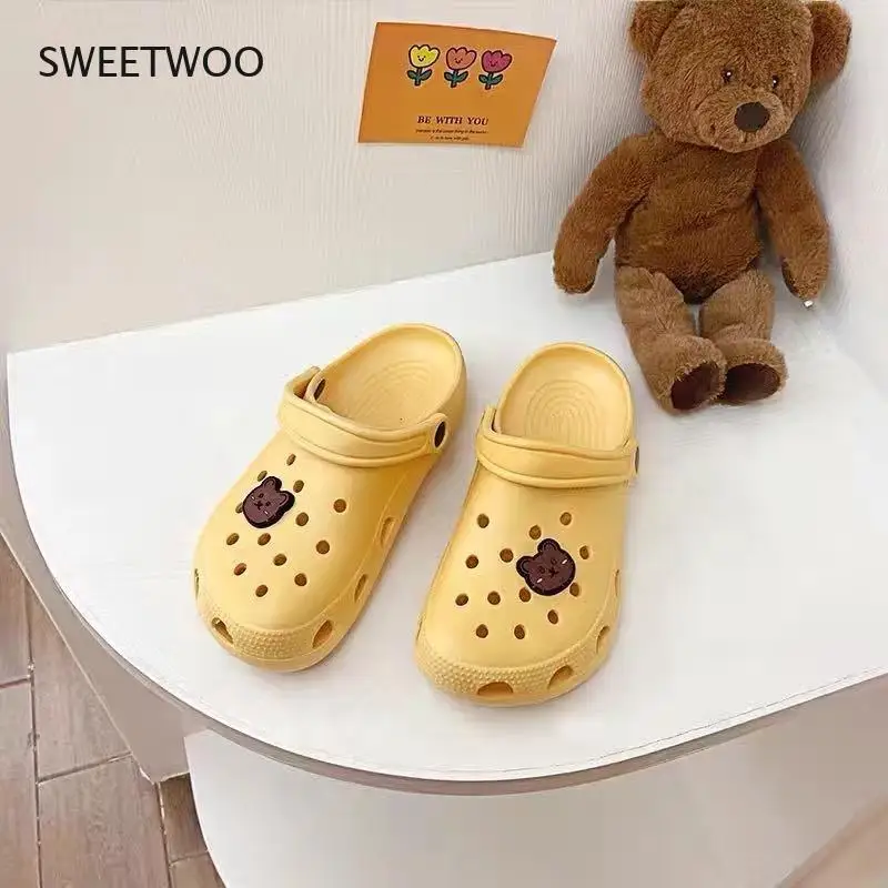 Clogs Unisex Shoes Anti-Slip Soft Bottom Breathable Sandals Men Summer Fashion Cartoon Outside Slippers Cute Garden Shoes
Clogs Unisex Shoes Anti-Slip Soft Bottom Breathable Sandals Men Summer Fashion Cartoon Outside Slippers Cute Garden Shoes