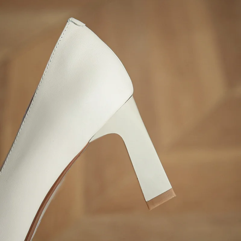 genuine leather women pumps new spring summer fashion high heels pointed toe black white dress party wedding shoes pumps 34-40
genuine leather women pumps new spring summer fashion high heels pointed toe black white dress party wedding shoes pumps 34-40