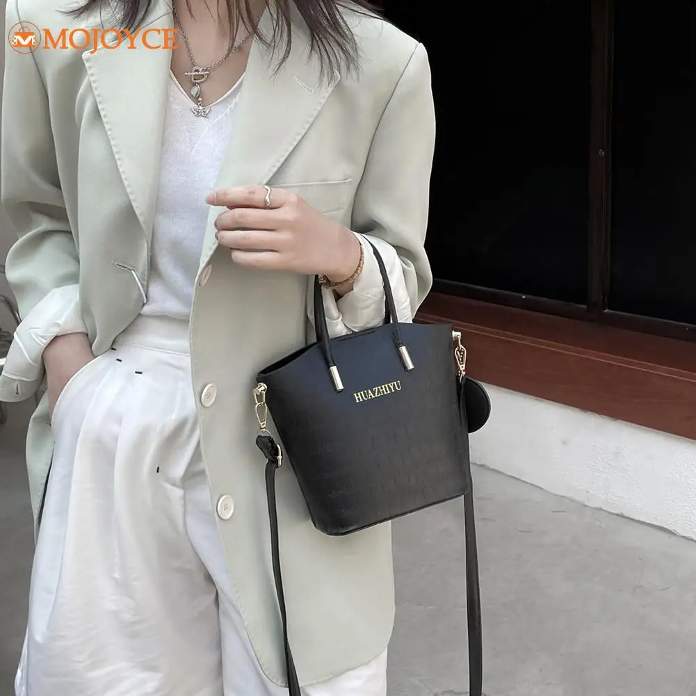 2021 Trend Bucket Design Handbags Women PU Leather Solid Color Crossbody Shoulder Messenger Bag Ladies Purse with Round Pendant
2021 Trend Bucket Design Handbags Women PU Leather Solid Color Crossbody Shoulder Messenger Bag Ladies Purse with Round Pendant