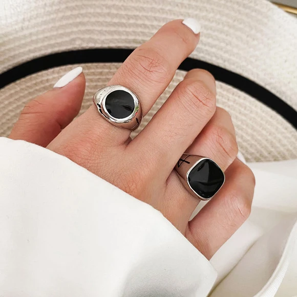 Punk Hip Hop Geometric Oval Square Goth Black Resin Mold Finger Rings For Women Special Personality Design Fashion Jewelry Gift
Punk Hip Hop Geometric Oval Square Goth Black Resin Mold Finger Rings For Women Special Personality Design Fashion Jewelry Gift