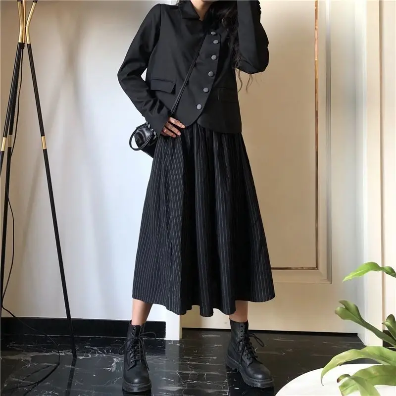 Women 2021 Autumn Winter Retro Set Female Single-breasted Jacket & Striped A-line Skirt 2 Pieces Suit Office Lady Chic Sets I51
Women 2021 Autumn Winter Retro Set Female Single-breasted Jacket & Striped A-line Skirt 2 Pieces Suit Office Lady Chic Sets I51