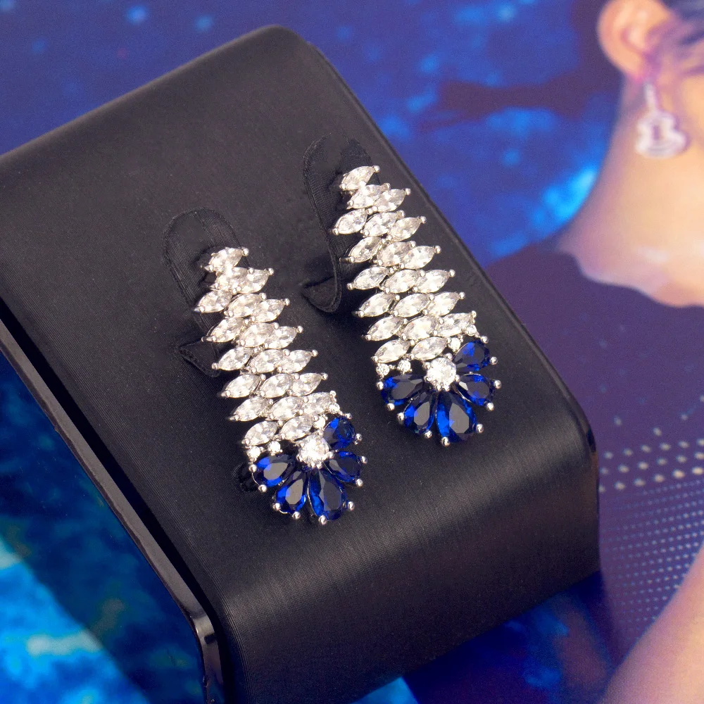 Bride Talk Trendy Flower design Dubai Pendant Necklace Earrings Jewelry Wedding Zircon Indian Women Bride Luxury Jewelry Sets
Bride Talk Trendy Flower design Dubai Pendant Necklace Earrings Jewelry Wedding Zircon Indian Women Bride Luxury Jewelry Sets