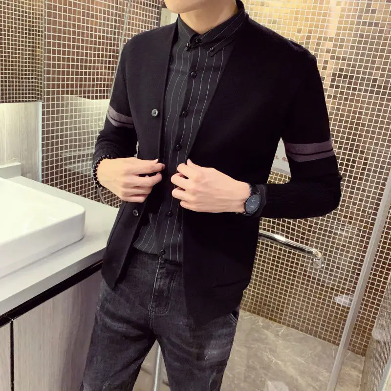 2021 spring/summer knitted cardigan men's coat Korean fashion slim v-neck sweater casual personality wear
2021 spring/summer knitted cardigan men's coat Korean fashion slim v-neck sweater casual personality wear