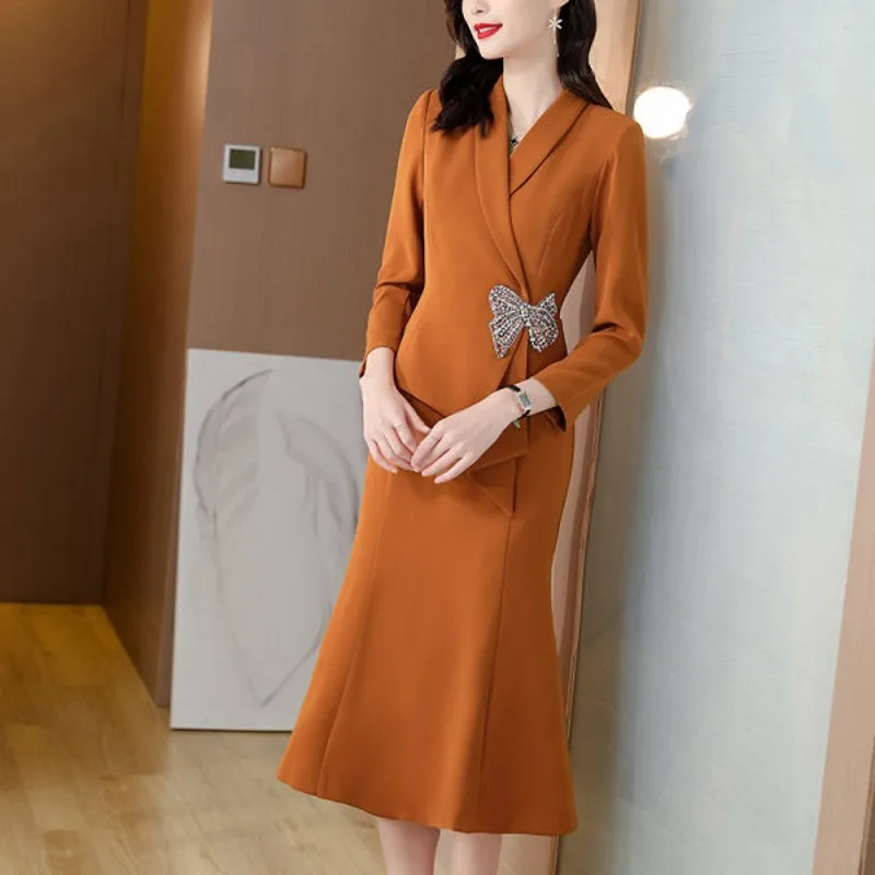 V collar Office lady Beading dresses 2021 Autumn winter Solid dress women's slim professional long sleeve dress
V collar Office lady Beading dresses 2021 Autumn winter Solid dress women's slim professional long sleeve dress