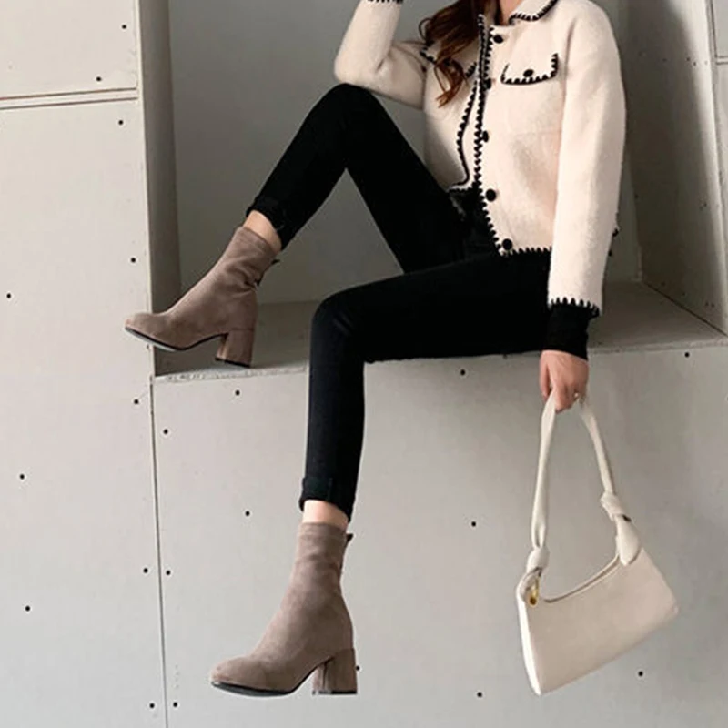 Женские короткие ботинки, сезон весна-осень, модные ботинки на высоком каблуке, женские модные большие ботинки, сезон весна-осень
Женские короткие ботинки, сезон весна-осень, модные ботинки на высоком каблуке, женские модные большие ботинки, сезон весна-осень