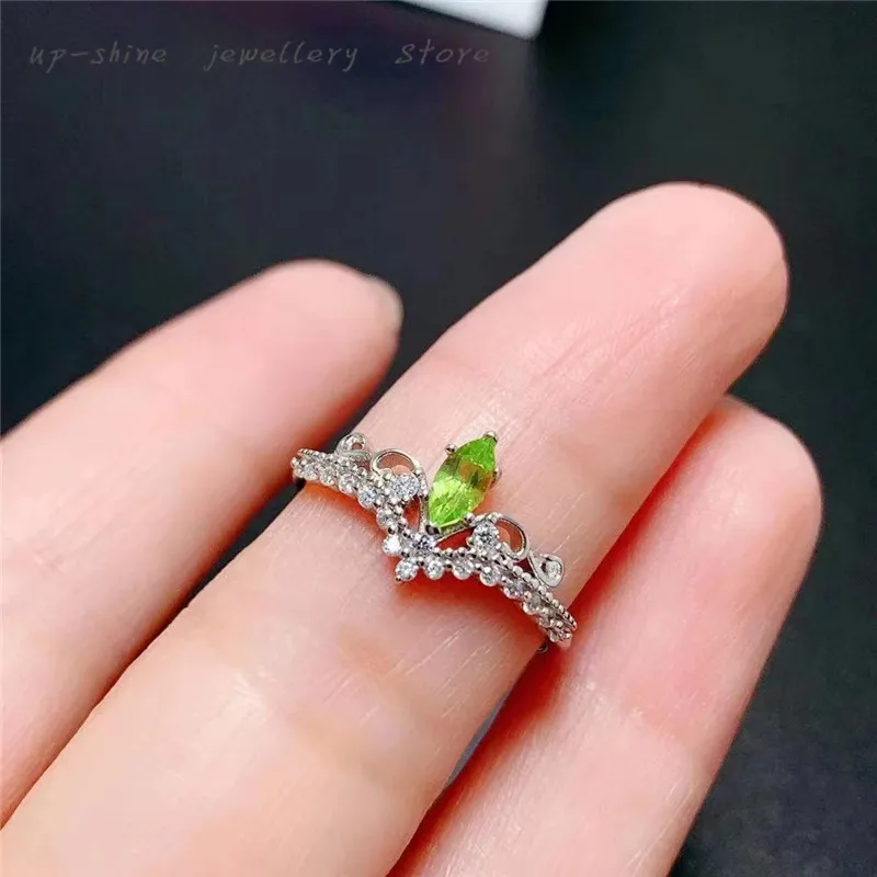 New natural peridot ring, 925 silver ring, women's ring, exquisite craftsmanship, simple atmosphere
New natural peridot ring, 925 silver ring, women's ring, exquisite craftsmanship, simple atmosphere