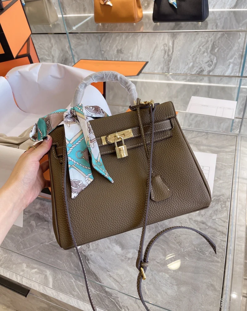Fashion Shoulder Bags Crossbody Bags Handbags Women's Bags Wallets Cosmetic Bags Top Goods Customized Brand Bags
Fashion Shoulder Bags Crossbody Bags Handbags Women's Bags Wallets Cosmetic Bags Top Goods Customized Brand Bags