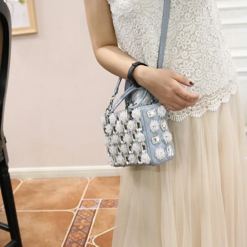 Elegant Ladies Crystal Handbag Diamonds Lattice Flowers Totes Small Bag Pu Leather Womens Box Crystal Shoulder Crossbody Bags
Elegant Ladies Crystal Handbag Diamonds Lattice Flowers Totes Small Bag Pu Leather Womens Box Crystal Shoulder Crossbody Bags