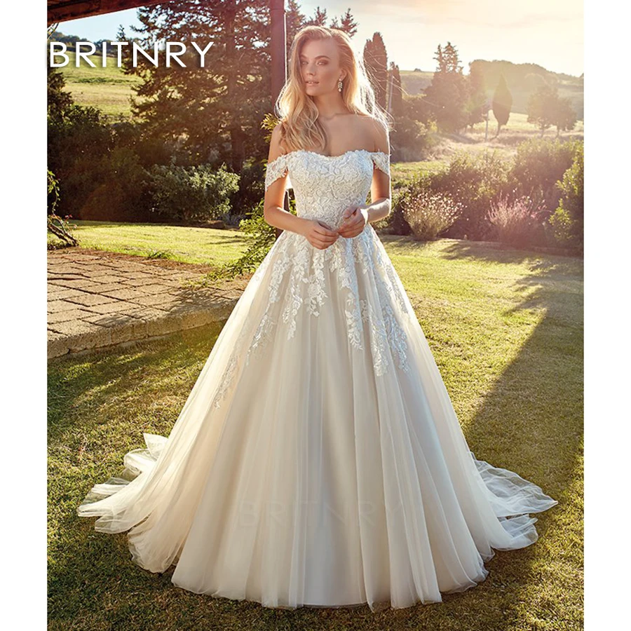 Винтажное кружевное свадебное платье BRITNRY на бретельках с открытыми плечами
Винтажное кружевное свадебное платье BRITNRY на бретельках с открытыми плечами