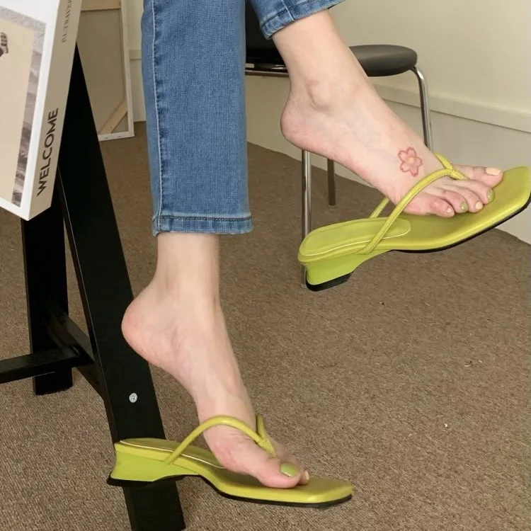 New 2021 Women Flip Flop Slippers Shoes Summer Outdoor Sandals Female Wedges Slides Ladies Fashion Slides For Woman Slippers
New 2021 Women Flip Flop Slippers Shoes Summer Outdoor Sandals Female Wedges Slides Ladies Fashion Slides For Woman Slippers