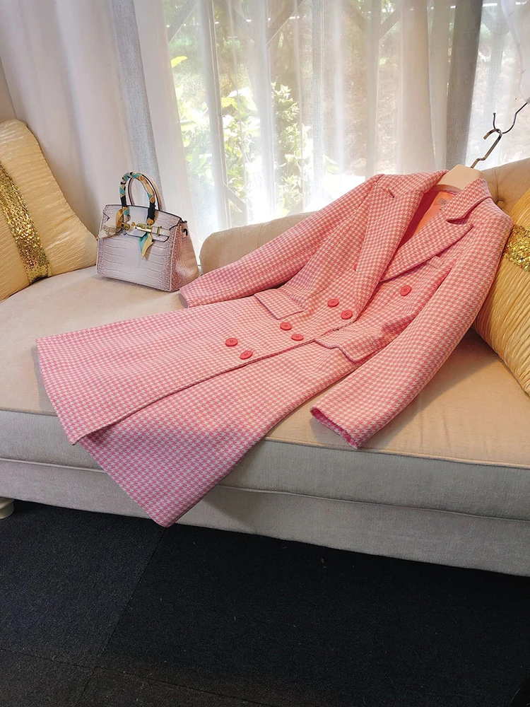 Пальто с мехом, двубортное, в британском стиле
Пальто с мехом, двубортное, в британском стиле