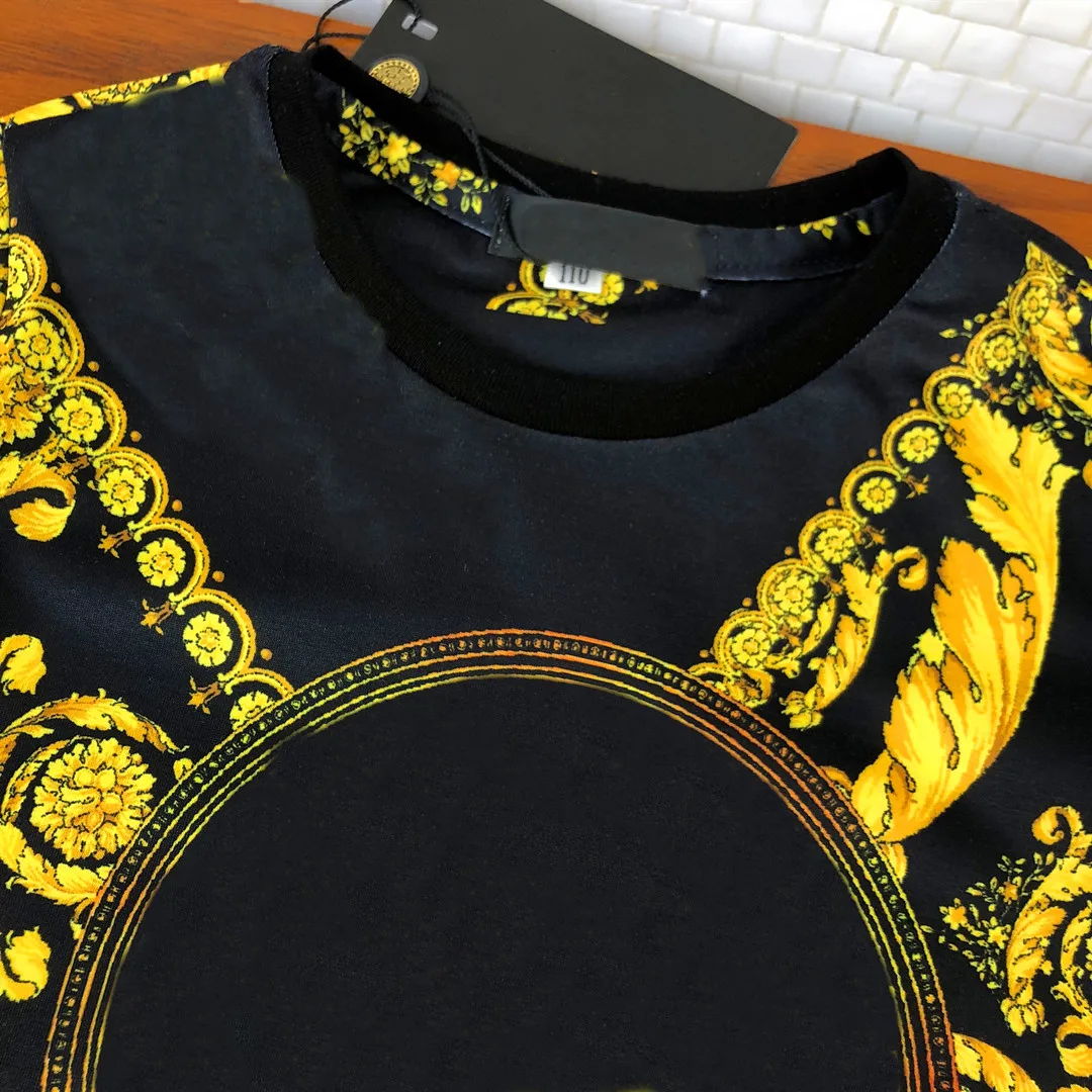 Foreign trade children's clothing suit summer boy fashionable short-sleeved T-shirt new shorts little boy five-point pants
Foreign trade children's clothing suit summer boy fashionable short-sleeved T-shirt new shorts little boy five-point pants