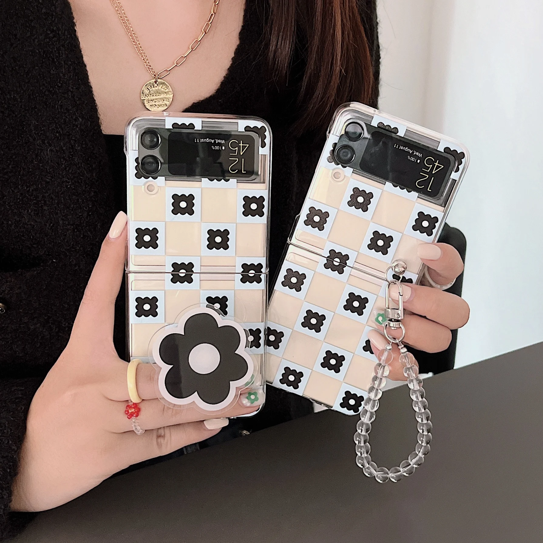 For Samsung Galaxy Z Flip 3 Case Plaid with Bracelet For Samsung Z Flip 4 ZFlip4 Stand Holder Flower Hard PC transparent cover
For Samsung Galaxy Z Flip 3 Case Plaid with Bracelet For Samsung Z Flip 4 ZFlip4 Stand Holder Flower Hard PC transparent cover