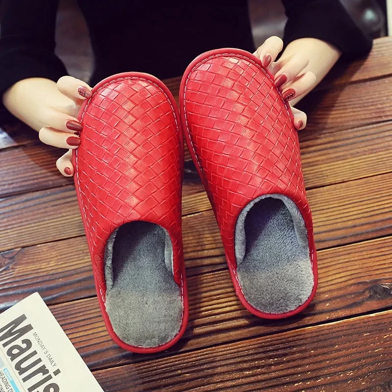 Waterproof Leather Slippers Men's Shoes Home Slippers Soft Bottom Footwear Non-Slip Winter Warm Plush Cotton Men Women Slippers
Waterproof Leather Slippers Men's Shoes Home Slippers Soft Bottom Footwear Non-Slip Winter Warm Plush Cotton Men Women Slippers