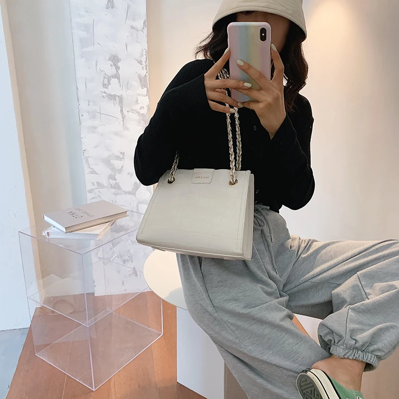 Stone Pattern Large Capacity Handbag Women 2021 New Fashion High Quality Leather Shoulder Messenger Bags Small Solid Color Purse
Stone Pattern Large Capacity Handbag Women 2021 New Fashion High Quality Leather Shoulder Messenger Bags Small Solid Color Purse