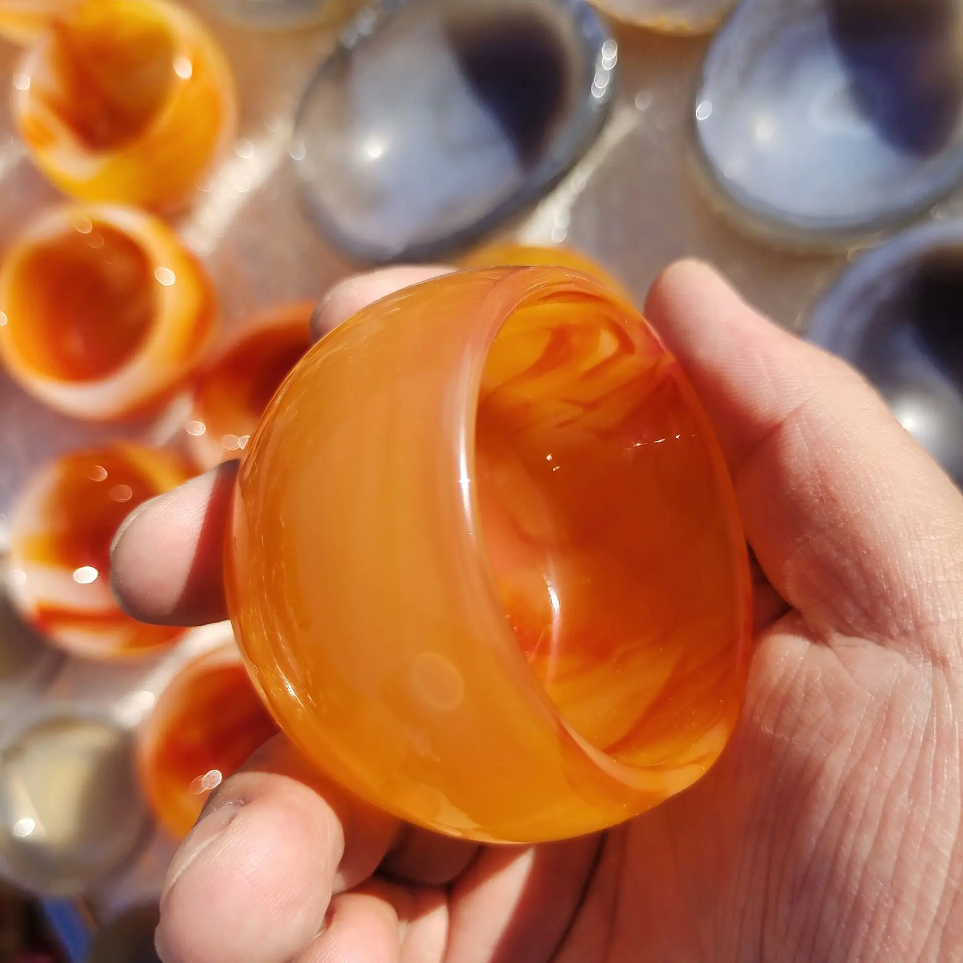 1pcs Natural crystal agate bowl agate Ashtray crystal ashtray home decoration stones and minerals Healing crystals
1pcs Natural crystal agate bowl agate Ashtray crystal ashtray home decoration stones and minerals Healing crystals