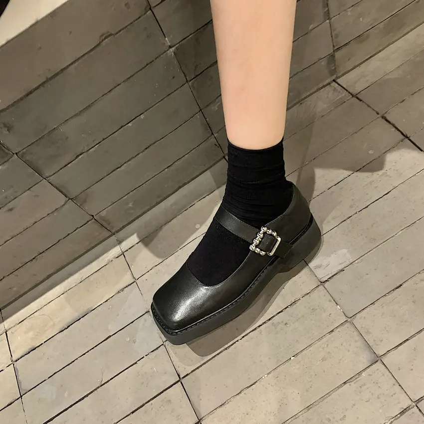QUTAA 2021 Square Toe Buckle Women Pumps Genuine Leather All Match Female Shoes Spring Summer Square Med Heels Size 34-40
QUTAA 2021 Square Toe Buckle Women Pumps Genuine Leather All Match Female Shoes Spring Summer Square Med Heels Size 34-40