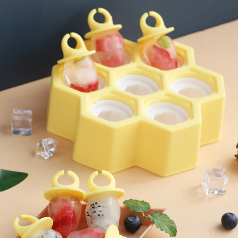 Honeycomb Soft Gel Homemade Ice Cream Popsicle Mold Ring anti-fall Popsicle Mold With Stick DIY Homemade Dessert
Honeycomb Soft Gel Homemade Ice Cream Popsicle Mold Ring anti-fall Popsicle Mold With Stick DIY Homemade Dessert