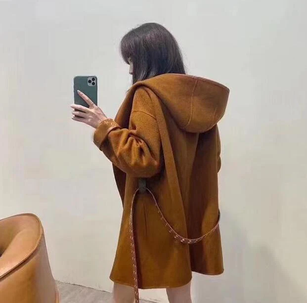 Newest 100% Wool Coat With Belt Solid Color Long Sleeve Chic Outerwear Ladies Overcoat Autumn Winter Long Coat
Newest 100% Wool Coat With Belt Solid Color Long Sleeve Chic Outerwear Ladies Overcoat Autumn Winter Long Coat