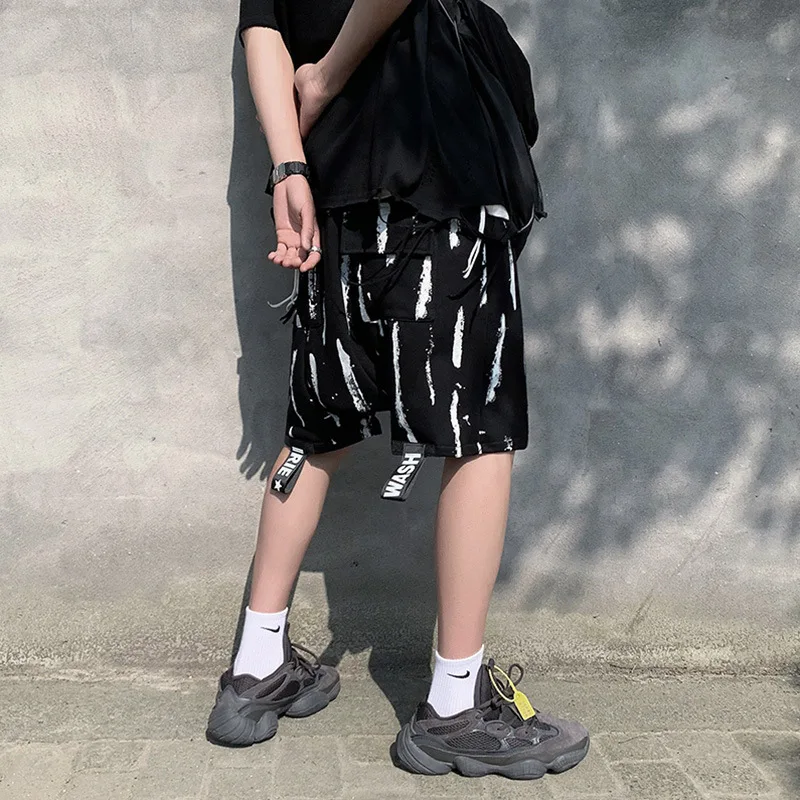 Unique Men Casual Shorts High Street Hip Hope Loose Striped Ribbons Summer Shorts for Male Korean Fashion Daily Baggy Clothing
Unique Men Casual Shorts High Street Hip Hope Loose Striped Ribbons Summer Shorts for Male Korean Fashion Daily Baggy Clothing
