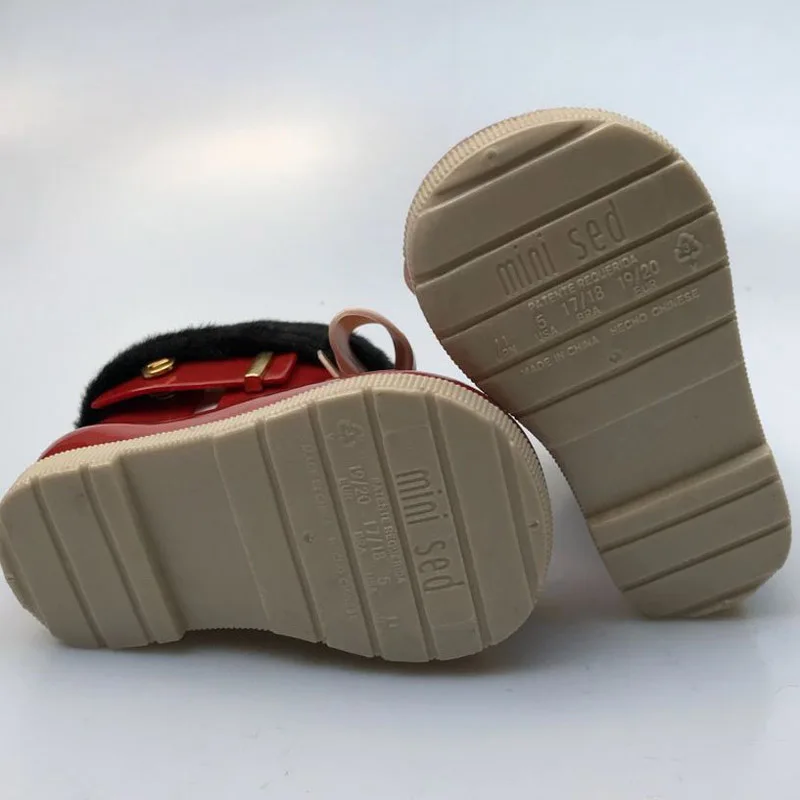 Mini Kids New Rain Boot Sandal Butterfly-knot Waterproof Boys Girls Non-slip Sandals Rubber Shoes Toddler Kids Jelly Girls Shoes
Mini Kids New Rain Boot Sandal Butterfly-knot Waterproof Boys Girls Non-slip Sandals Rubber Shoes Toddler Kids Jelly Girls Shoes