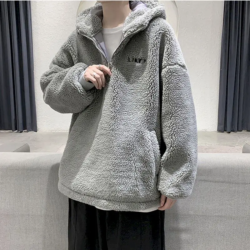 2021 New Winter Men Hoodies Velvet Thick Coat Oversize Korean Student Lambswool Embroidered Warm Hong Kong Style Black Jacket 
2021 New Winter Men Hoodies Velvet Thick Coat Oversize Korean Student Lambswool Embroidered Warm Hong Kong Style Black Jacket
