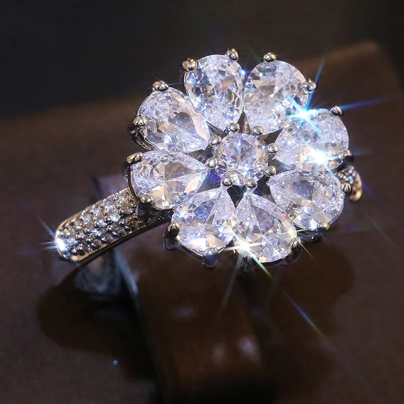 Delicate Dazzling Cubic Zirconia Ring Romantic Blooming Flowers Rings For Women Cocktail Party Gorgeous Jewelry Lover's Gift
Delicate Dazzling Cubic Zirconia Ring Romantic Blooming Flowers Rings For Women Cocktail Party Gorgeous Jewelry Lover's Gift