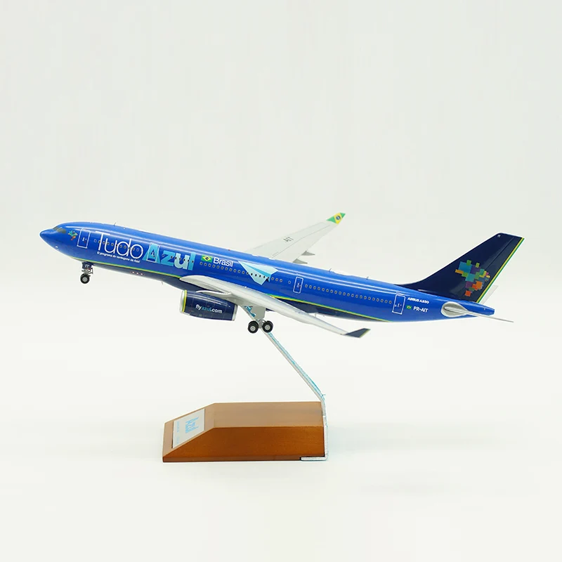 1/200 весы 330 A330-200 PR-AIT Бразилия Tudo Azul модель самолета из алюминиевого сплава с отправка Шестерни самолета коллекционный игрушечный самолет
1/200 весы 330 A330-200 PR-AIT Бразилия Tudo Azul модель самолета из алюминиевого сплава с отправка Шестерни самолета коллекционный игрушечный самолет