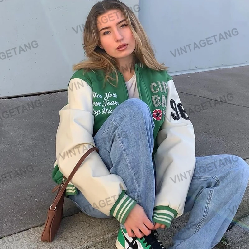 B-TOTO American Retro Green Stitching Letter Embroidery Baseball Uniform Jacket Female Tide Ins Jacket 2021 New Fashion
B-TOTO American Retro Green Stitching Letter Embroidery Baseball Uniform Jacket Female Tide Ins Jacket 2021 New Fashion