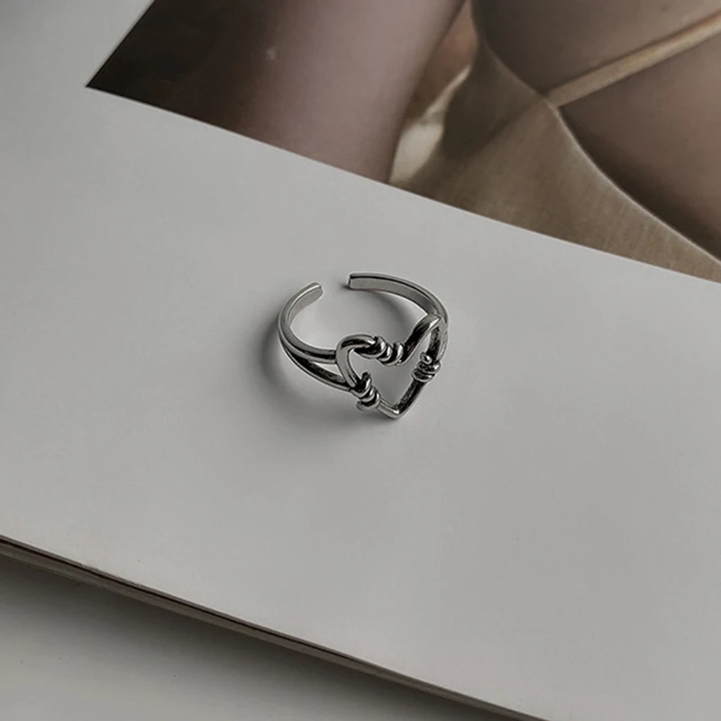 2021 New Style 1Pc Opening Rings For Woman Fashion Korean Jewelry European And American Wedding Party Sexy Ring Vintage Heart
2021 New Style 1Pc Opening Rings For Woman Fashion Korean Jewelry European And American Wedding Party Sexy Ring Vintage Heart