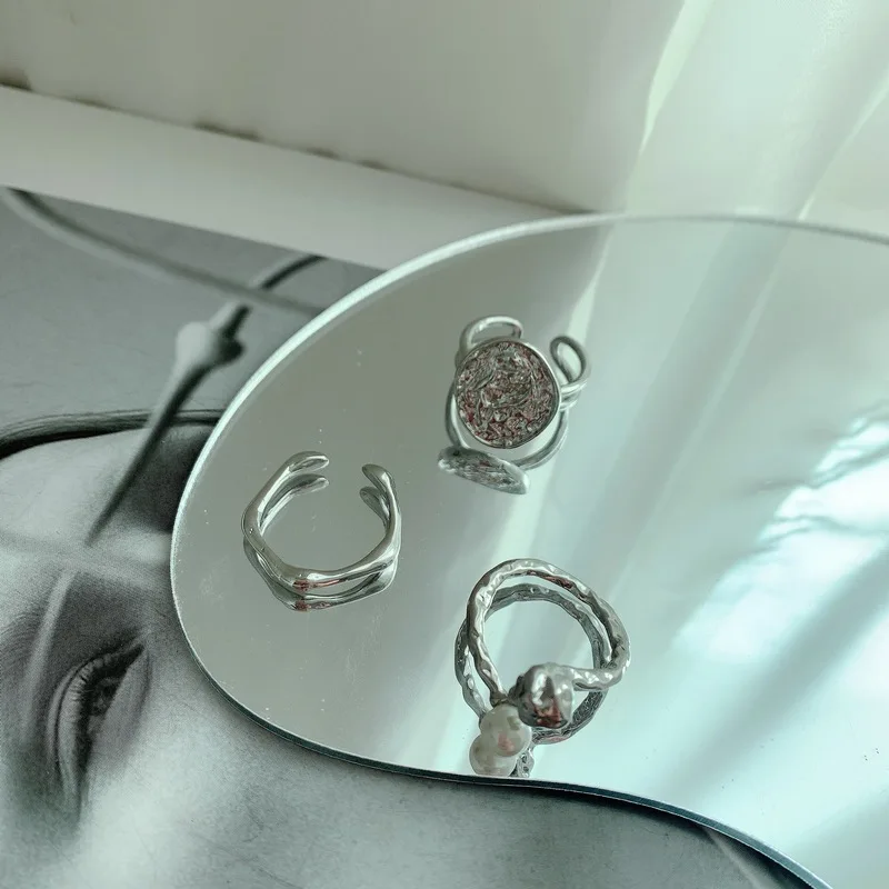 TIMEONLY Vintage Imitation Pearl Medallion Open Ring Double Layering Wave Shape Alloy Rings for Women Girls Birthday Jewellery
TIMEONLY Vintage Imitation Pearl Medallion Open Ring Double Layering Wave Shape Alloy Rings for Women Girls Birthday Jewellery