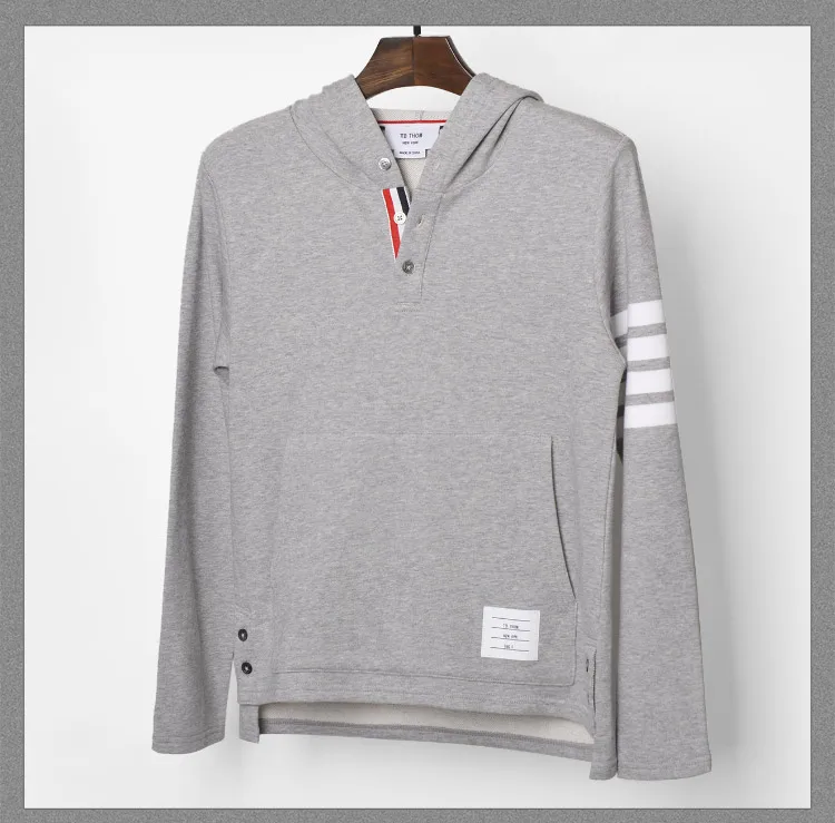 2021 Fashion TB THOM Brand Spring Autumn hooded Clothing Cotton jacket Men Sweatshirts Striped Slim Male Casual Sportswear Coat
2021 Fashion TB THOM Brand Spring Autumn hooded Clothing Cotton jacket Men Sweatshirts Striped Slim Male Casual Sportswear Coat