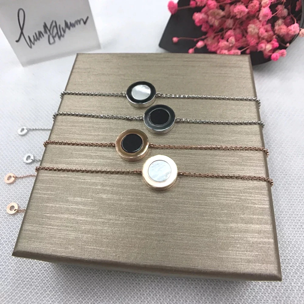 High quality Original 925 sterling silver ceramic bracelet for women with rose gold classic couple jewelry wedding gift
High quality Original 925 sterling silver ceramic bracelet for women with rose gold classic couple jewelry wedding gift