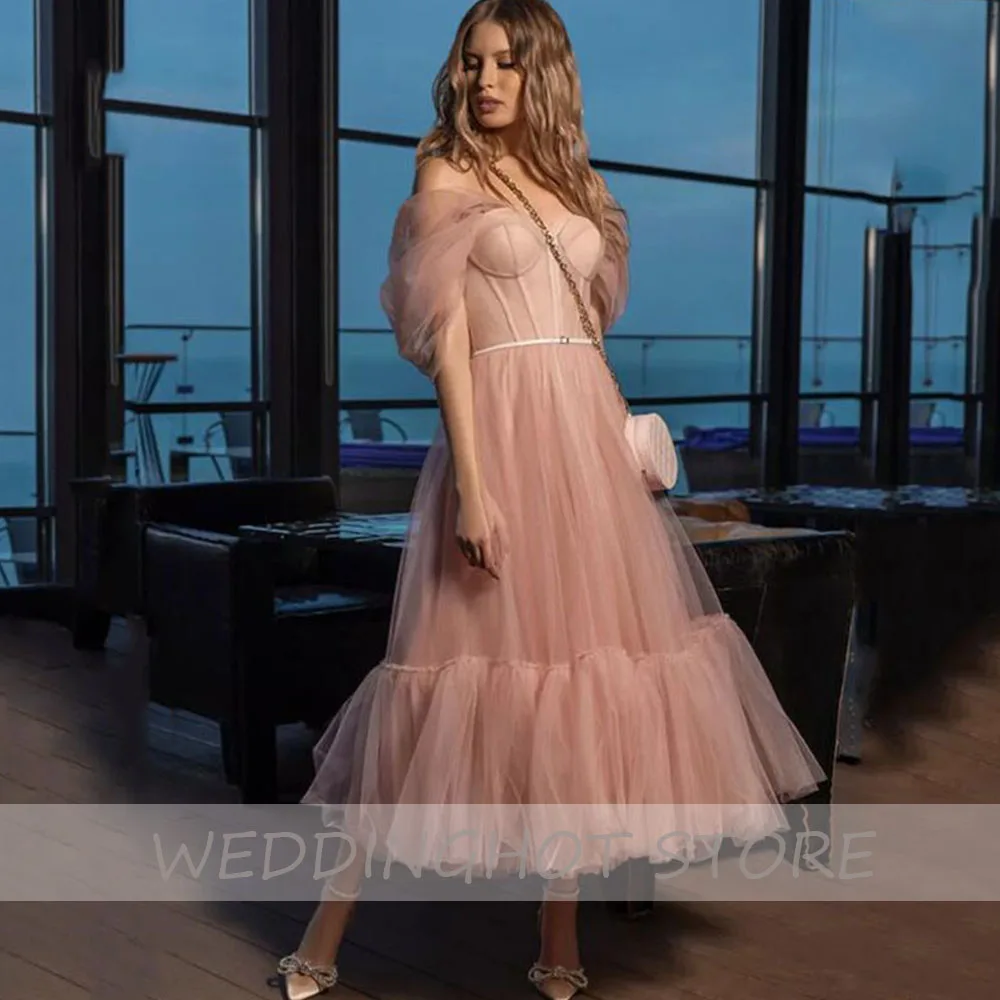Tulle Pink Evening Dresses 2021 Off The Shoulder Sweetheart A-Line Prom Gowns Eleglant Plus Size Custom Vestidos de fiesta
Tulle Pink Evening Dresses 2021 Off The Shoulder Sweetheart A-Line Prom Gowns Eleglant Plus Size Custom Vestidos de fiesta