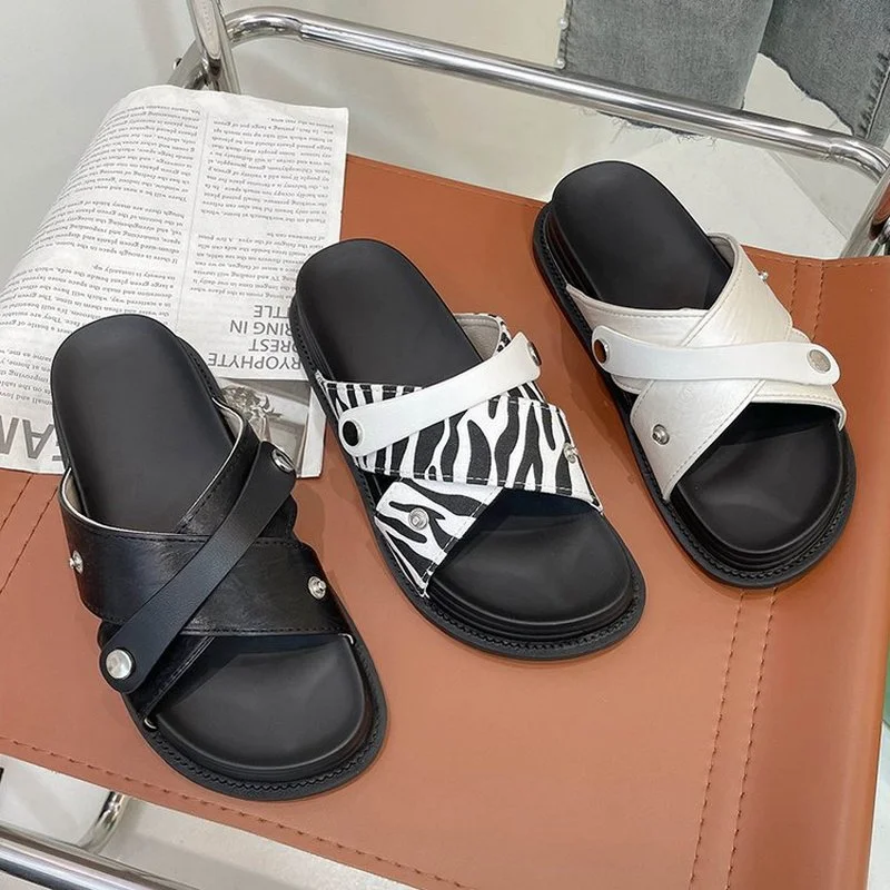Fairy style color matching platform sandals female 2021 new flat-bottomed belt Roman shoes college style beach shoes tide
Fairy style color matching platform sandals female 2021 new flat-bottomed belt Roman shoes college style beach shoes tide