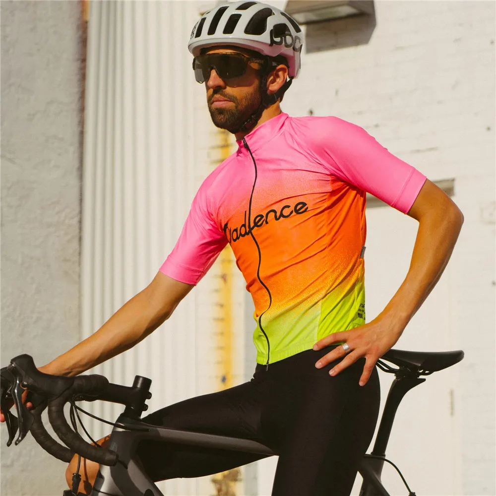 Cadence Cycling Tops Zomer Mens Korte Mouw Cool Desing Ademend Polyester Quick Dry Racefiets Kleding Maillot Ciclismo Hombre
Cadence Cycling Tops Zomer Mens Korte Mouw Cool Desing Ademend Polyester Quick Dry Racefiets Kleding Maillot Ciclismo Hombre